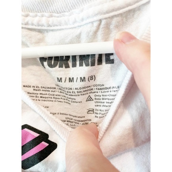 Boys Fort nite loot llama‎ t-shirt size medium - Picture 3 of 3